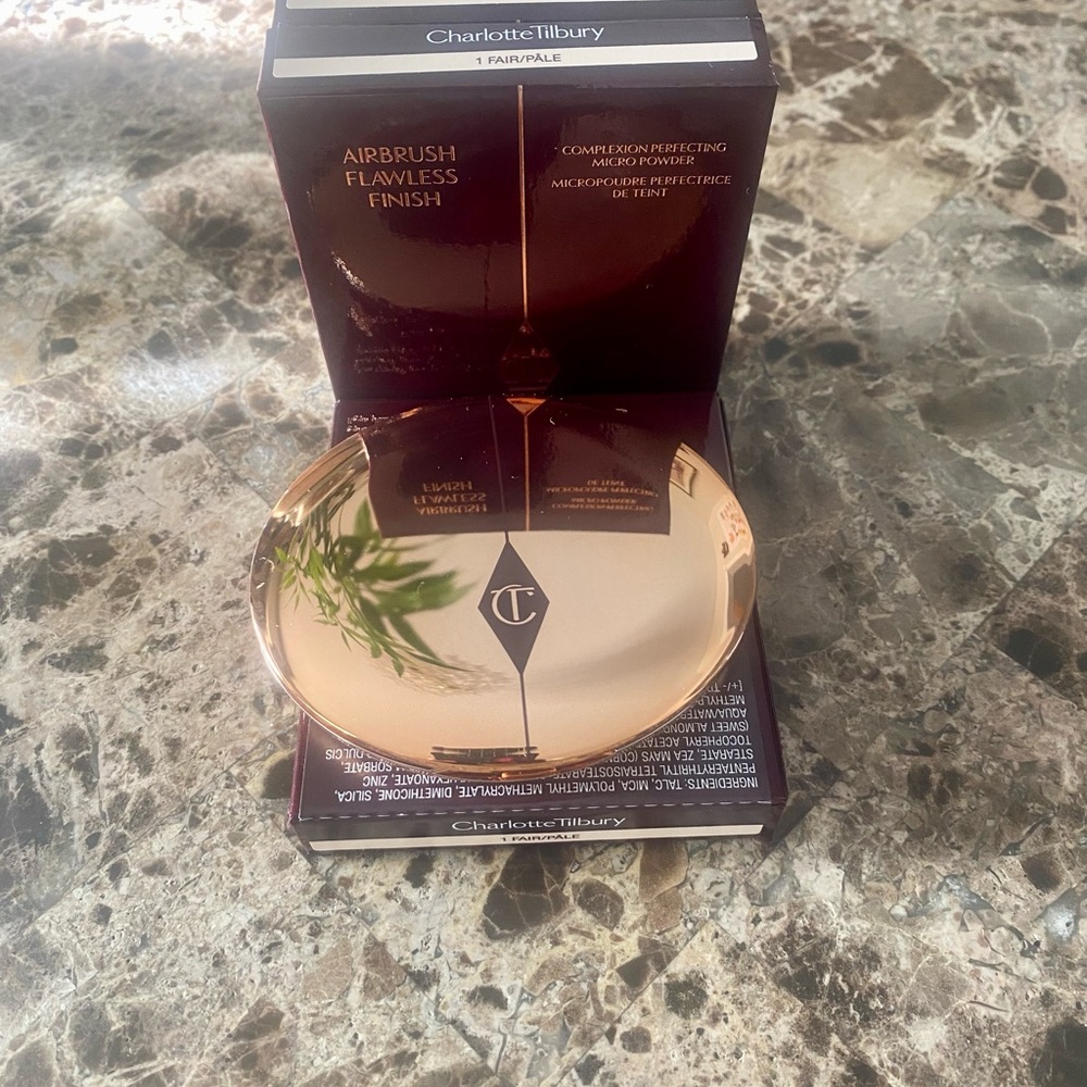 Charlotte Tilbury Airbrush complexion Perfecting Micro Powder